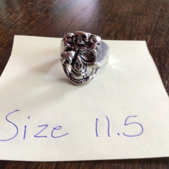 Lot of 8 heavy skull rings. Various sizes - Picture 9 of 9